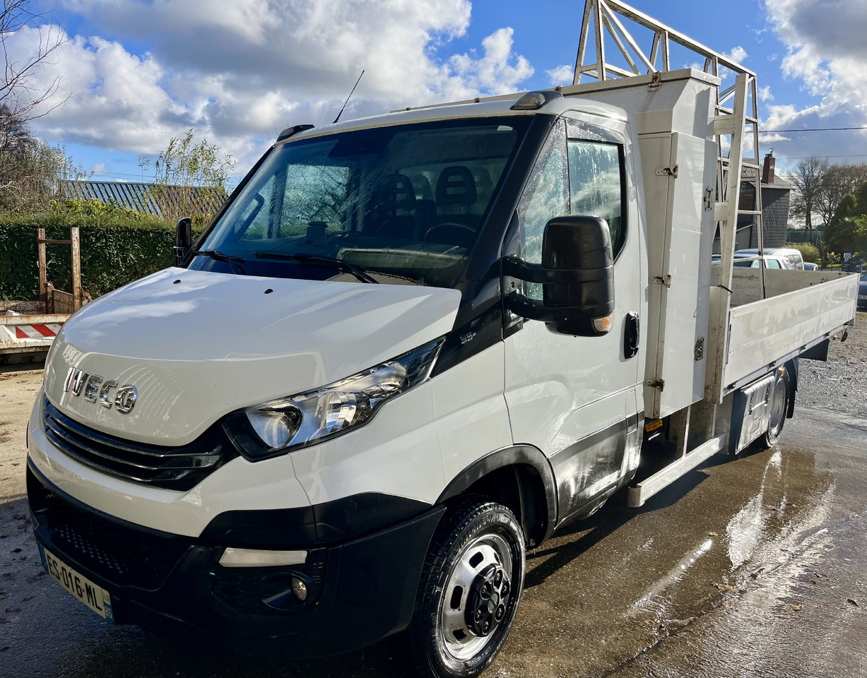 IVECO Daily 35-180 35c18 plateau - شاحنة مفتوحة: صورة 1 IVECO Daily 35-180 35c18 plateau - شاحنة مفتوحة: صورة 1