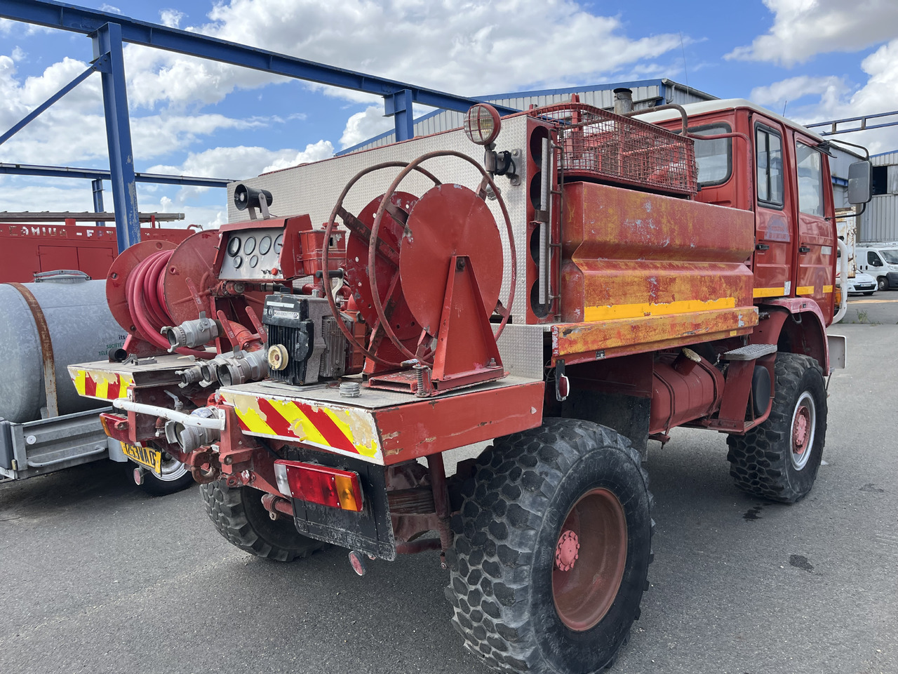 RENAULT 85-150 4x4 ccf citerne - سيارة إطفاء: صورة 5 RENAULT 85-150 4x4 ccf citerne - سيارة إطفاء: صورة 5