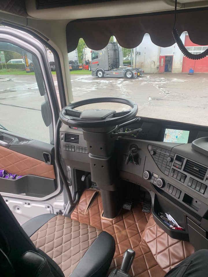 شاحنات مسطحة, شاحنة كرين Volvo FH4 [ Copy ]: صورة 10