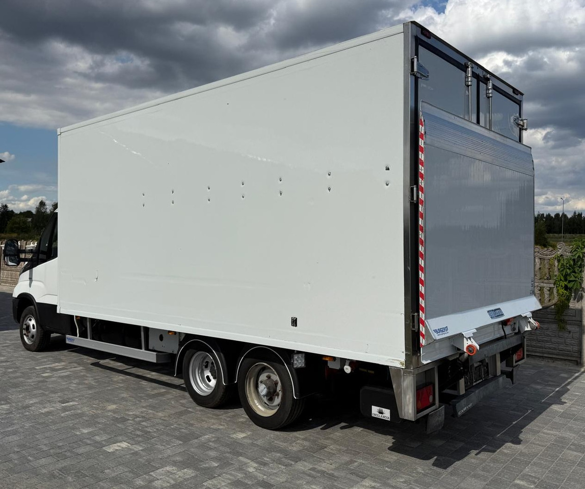 IVECO 40C18 BE COMBI – chłodnia z windą, kat. B+E, polift, 2019 rok - شاحنة مُبرّدة للتوصيل: صورة 5 IVECO 40C18 BE COMBI – chłodnia z windą, kat. B+E, polift, 2019 rok - شاحنة مُبرّدة للتوصيل: صورة 5