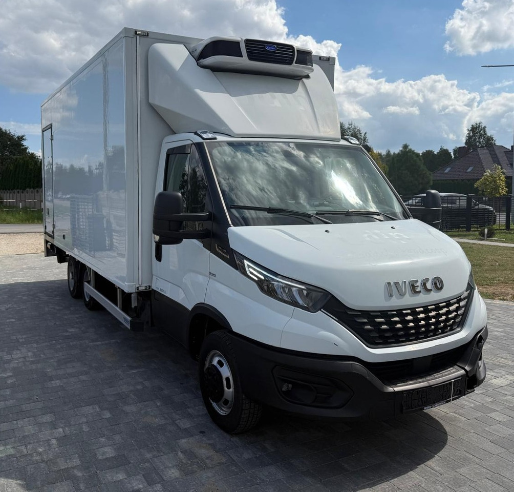 IVECO 40C18 BE COMBI – chłodnia z windą, kat. B+E, polift, 2019 rok - شاحنة مُبرّدة للتوصيل: صورة 4 IVECO 40C18 BE COMBI – chłodnia z windą, kat. B+E, polift, 2019 rok - شاحنة مُبرّدة للتوصيل: صورة 4