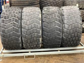 Michelin 18R22.5 (445/65R22.5) Michelin XS Extra Large - إطارات - الآلات الزراعية: صورة 1 Michelin 18R22.5 (445/65R22.5) Michelin XS Extra Large - إطارات - الآلات الزراعية: صورة 1
