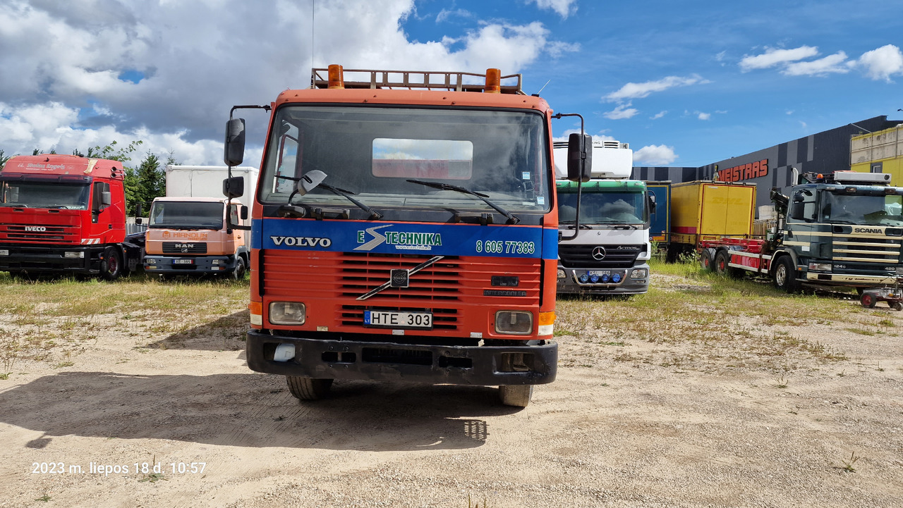 VOLVO FL 10 8x4 - شاحنة قلاب: صورة 2 VOLVO FL 10 8x4 - شاحنة قلاب: صورة 2
