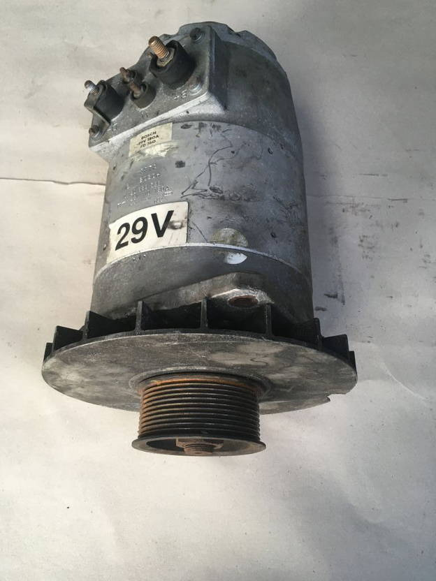 Bosch Bosch Lichtmaschine 180A 28V Bosch 0120689536 Generator Lima 0120689589 - مولد كهرباء: صورة 1 Bosch Bosch Lichtmaschine 180A 28V Bosch 0120689536 Generator Lima 0120689589 - مولد كهرباء: صورة 1