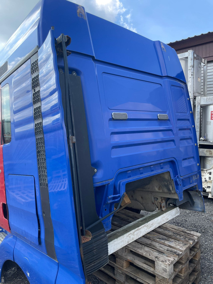 MAN Kabine MAN TGX 18.400 Euro 5 Bj. 2008 Fahrerhaus - الكابينة والداخلية - شاحنة: صورة 4 MAN Kabine MAN TGX 18.400 Euro 5 Bj. 2008 Fahrerhaus - الكابينة والداخلية - شاحنة: صورة 4