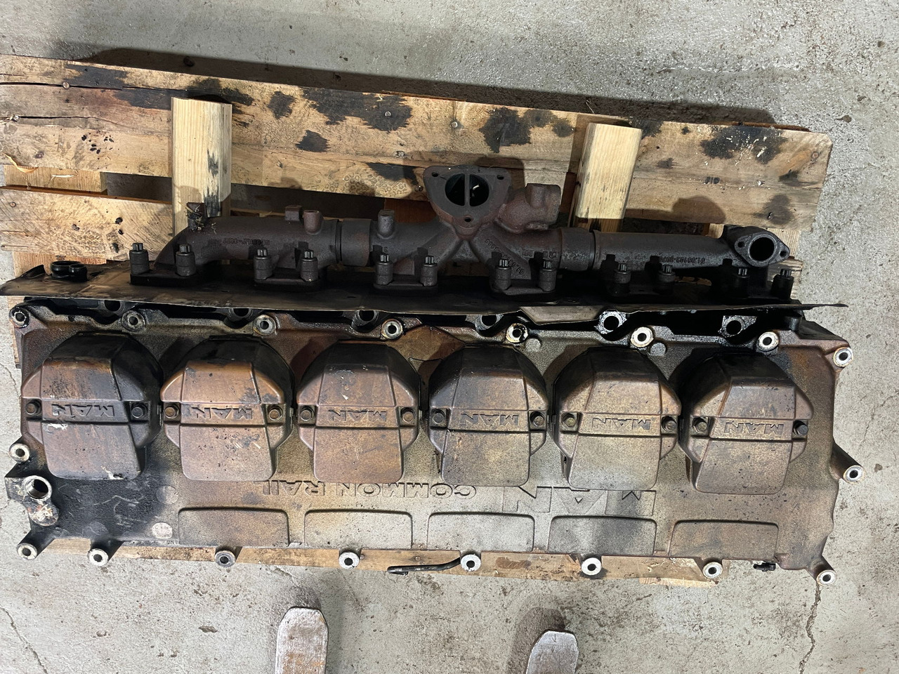 MAN Motor MAN Lions City D2066 LUH 52 Zylinderkopf Nockenwelle - رأس المحرك - حافلة: صورة 5 MAN Motor MAN Lions City D2066 LUH 52 Zylinderkopf Nockenwelle - رأس المحرك - حافلة: صورة 5