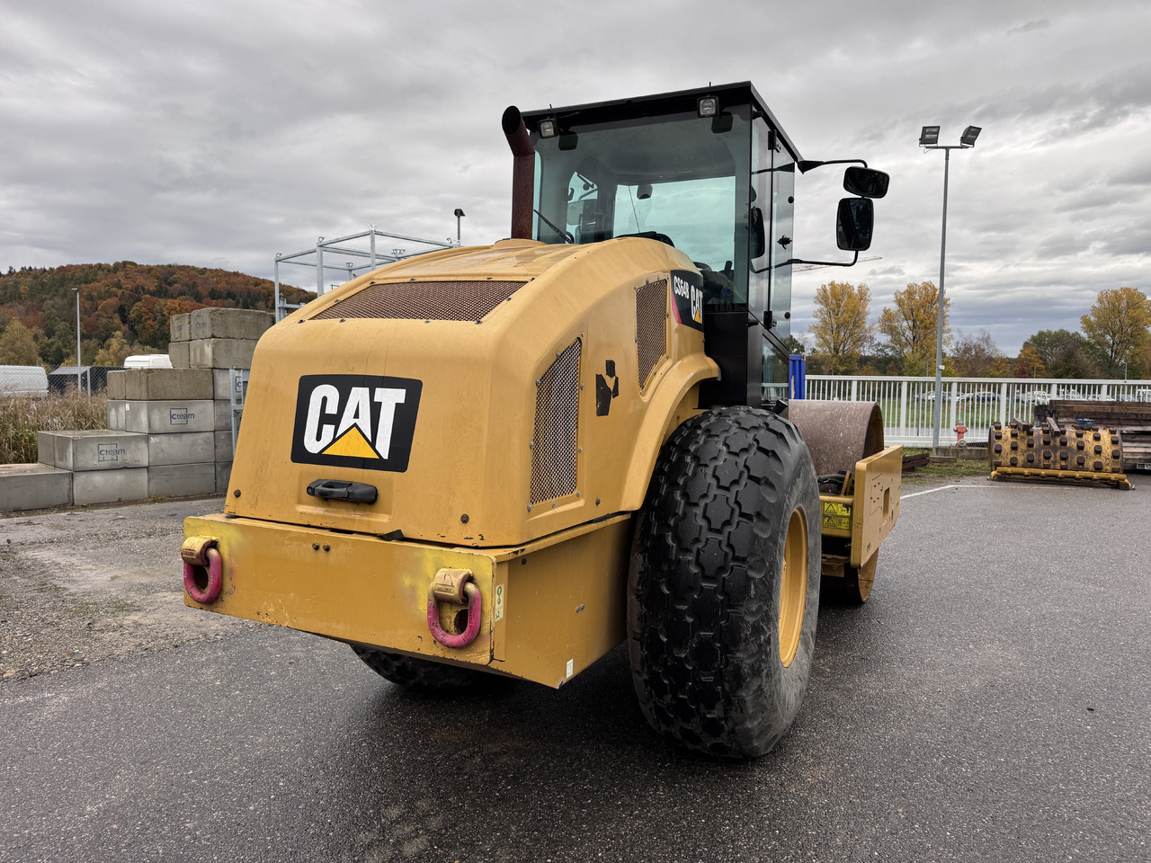 CATERPILLAR CS 64 B - مدحلة ضاغطة: صورة 4 CATERPILLAR CS 64 B - مدحلة ضاغطة: صورة 4