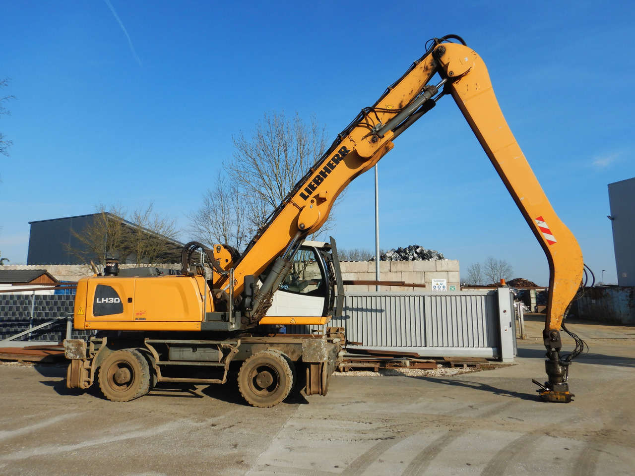 LIEBHERR LH 30 Industry - معالج النفايات: صورة 2 LIEBHERR LH 30 Industry - معالج النفايات: صورة 2