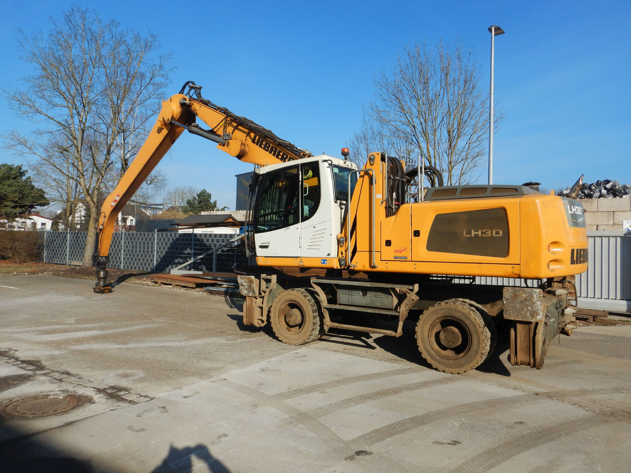 LIEBHERR LH 30 Industry - معالج النفايات: صورة 1 LIEBHERR LH 30 Industry - معالج النفايات: صورة 1