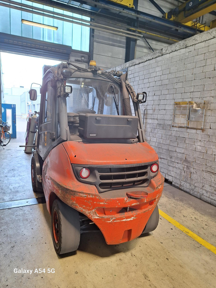 LINDE H 50 D-02 600 - رافعة شوكية ديزل: صورة 4 LINDE H 50 D-02 600 - رافعة شوكية ديزل: صورة 4