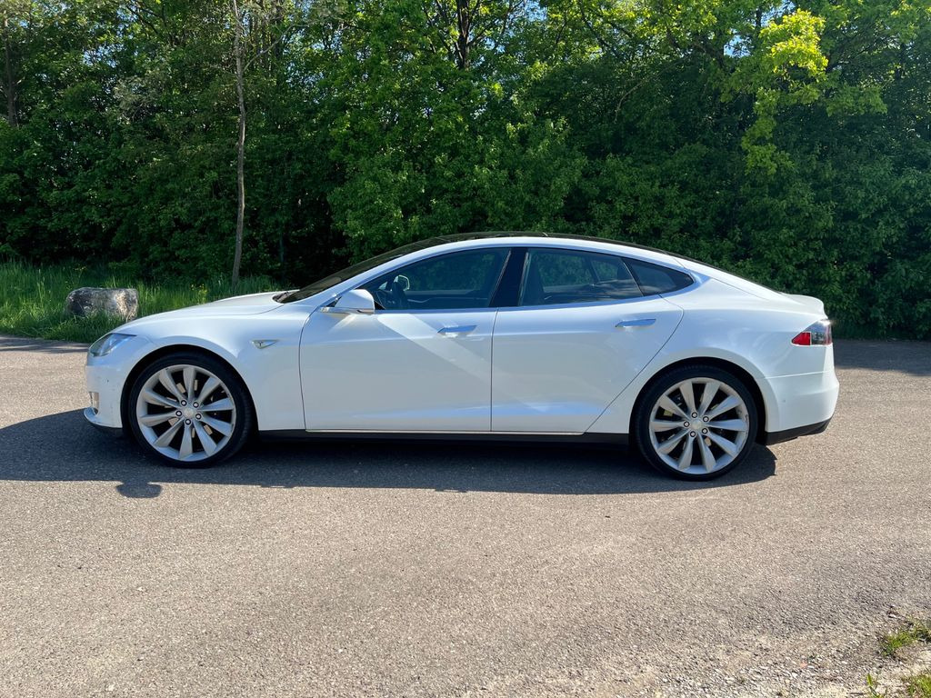 Tesla Model S 85D No free SC - سيدان: صورة 5 Tesla Model S 85D No free SC - سيدان: صورة 5
