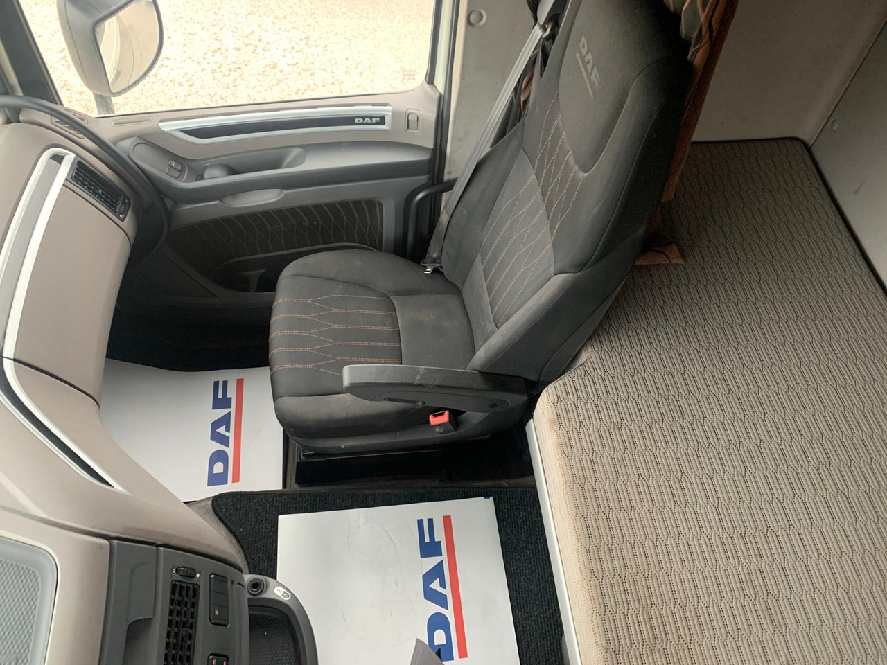 وحدة جر DAF XF480FT Push Floor Hydraulics: صورة 19