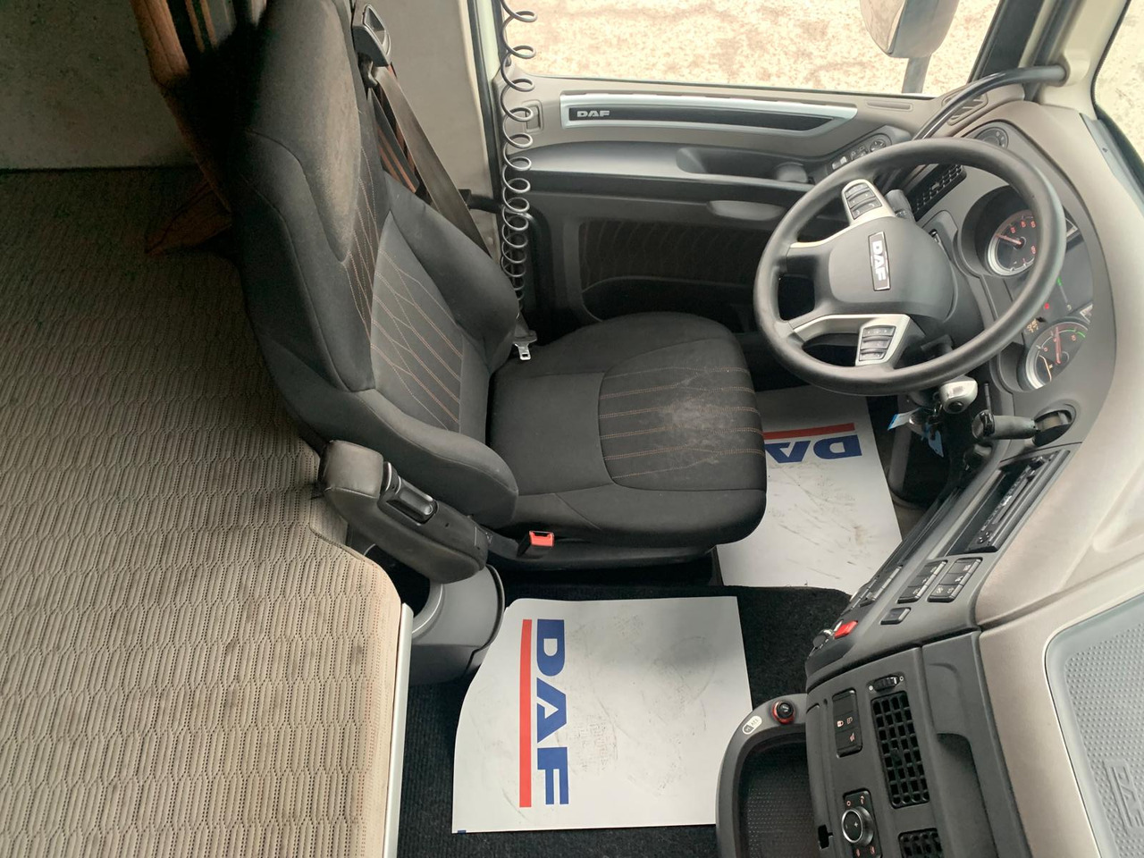 وحدة جر DAF XF480FT Push Floor Hydraulics: صورة 18