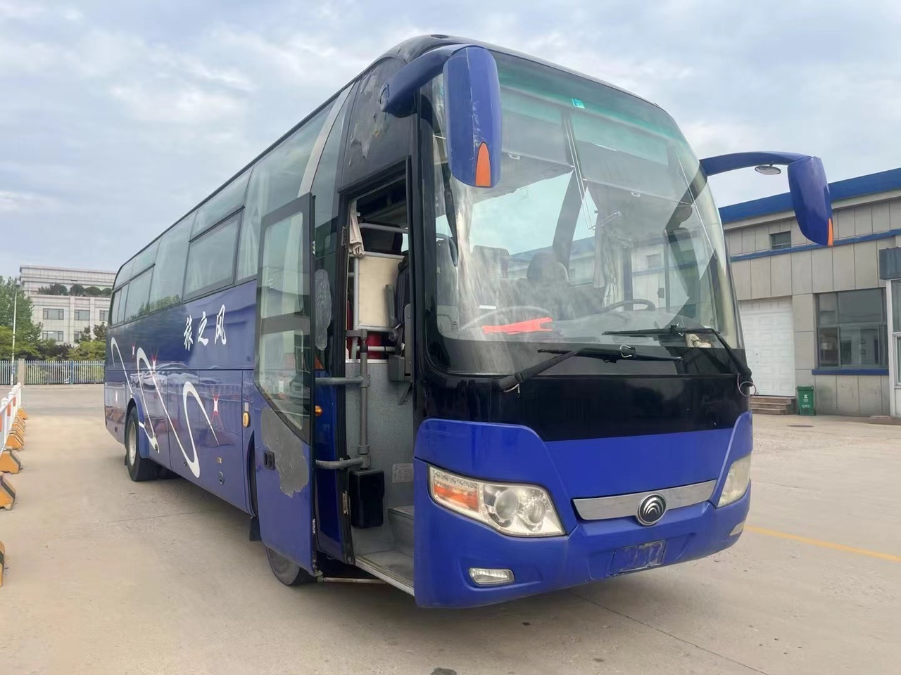 YUTONG ZK6110 - مركبة كوتش: صورة 1 YUTONG ZK6110 - مركبة كوتش: صورة 1