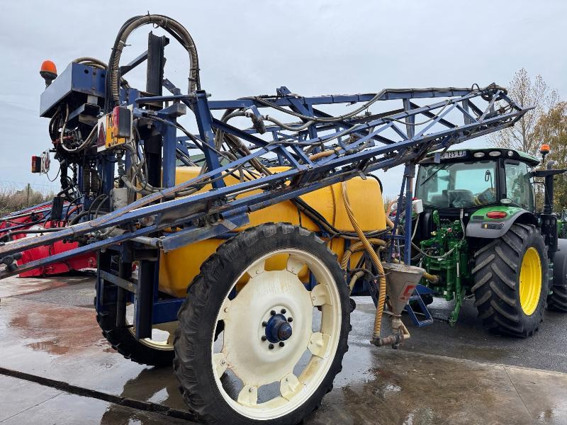 CARUELLE 25 24 - بخاخ مقطورة: صورة 5 CARUELLE 25 24 - بخاخ مقطورة: صورة 5