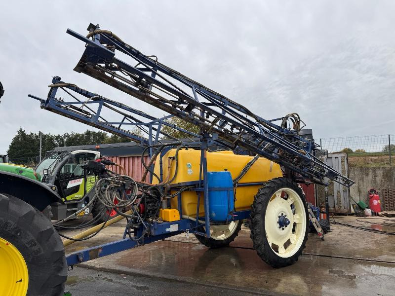 CARUELLE 25 24 - بخاخ مقطورة: صورة 1 CARUELLE 25 24 - بخاخ مقطورة: صورة 1