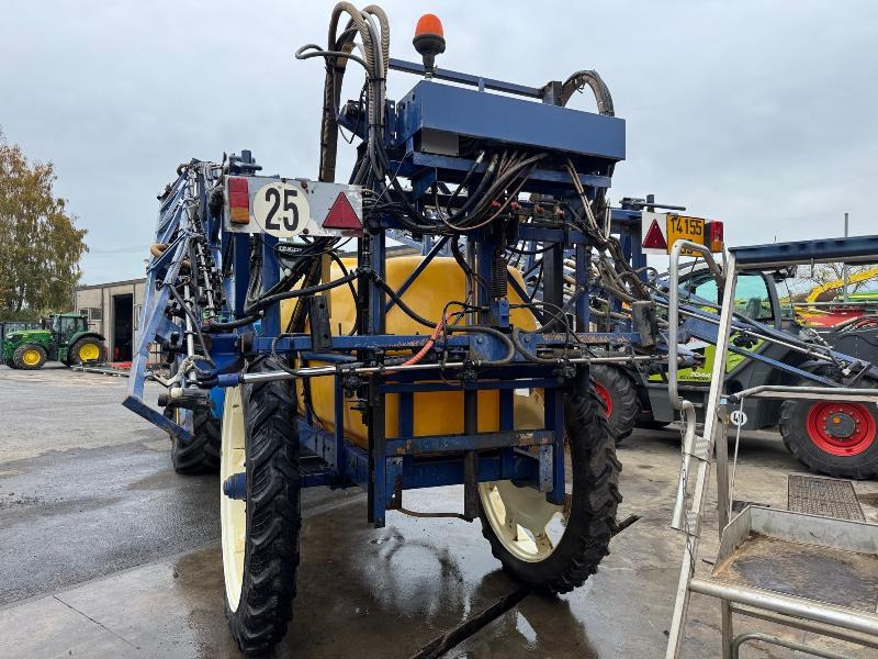 CARUELLE 25 24 - بخاخ مقطورة: صورة 4 CARUELLE 25 24 - بخاخ مقطورة: صورة 4