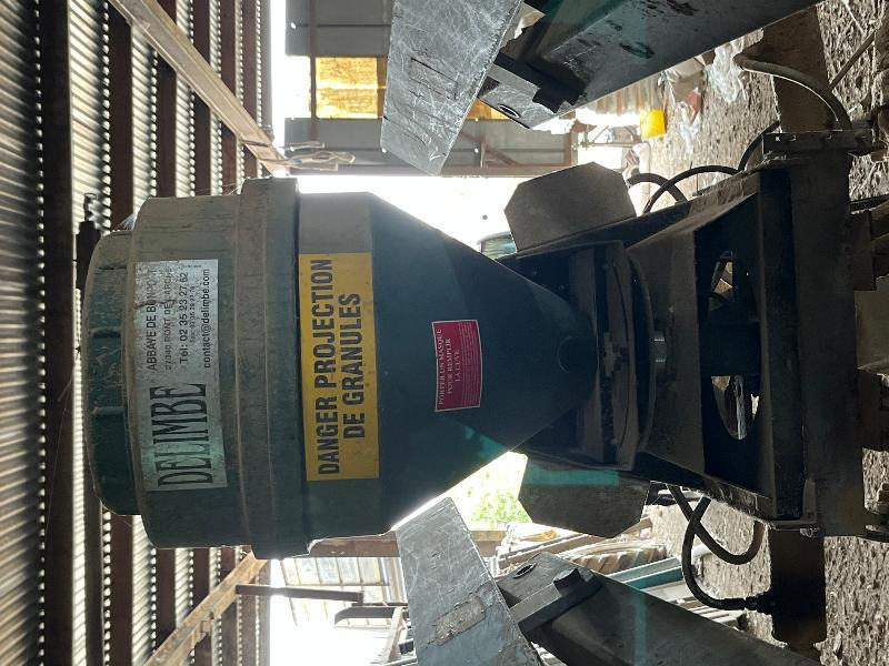 DELIMBE T24 - آلة رش السماد: صورة 1 DELIMBE T24 - آلة رش السماد: صورة 1