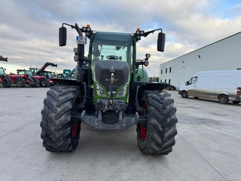 FENDT 724 PROFI PLUS - جرار: صورة 2 FENDT 724 PROFI PLUS - جرار: صورة 2