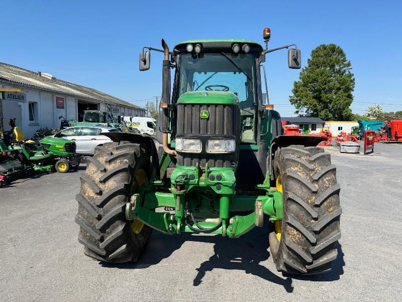 JOHN DEERE 6820 - جرار: صورة 4 JOHN DEERE 6820 - جرار: صورة 4