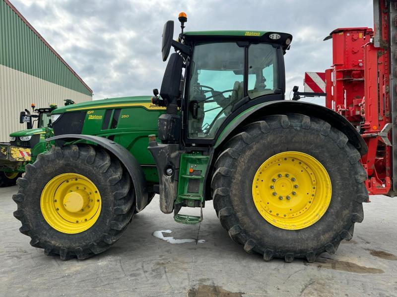 JOHN DEERE 6R250 - جرار: صورة 1 JOHN DEERE 6R250 - جرار: صورة 1