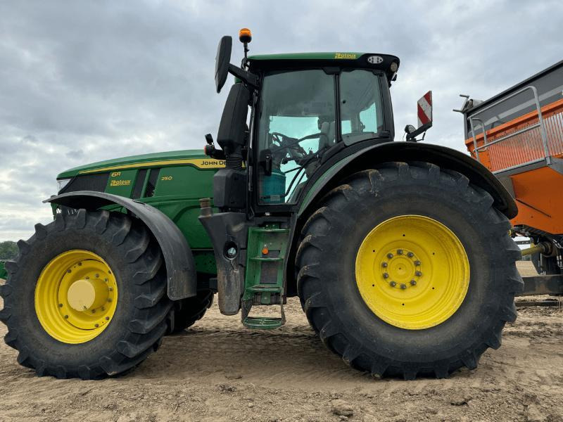 JOHN DEERE 6R250 - جرار: صورة 1 JOHN DEERE 6R250 - جرار: صورة 1