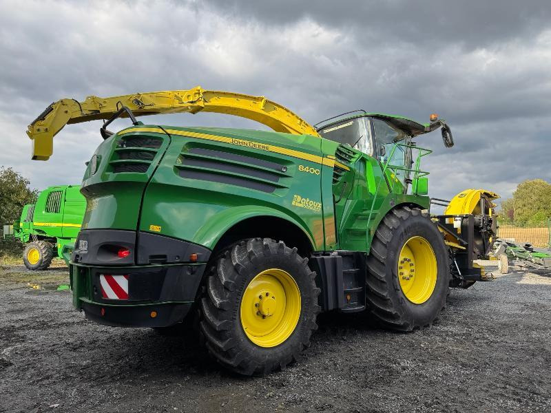 JOHN DEERE 8400 - حصادة الأعلاف: صورة 5 JOHN DEERE 8400 - حصادة الأعلاف: صورة 5