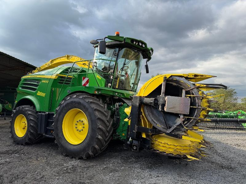 JOHN DEERE 8400 - حصادة الأعلاف: صورة 3 JOHN DEERE 8400 - حصادة الأعلاف: صورة 3