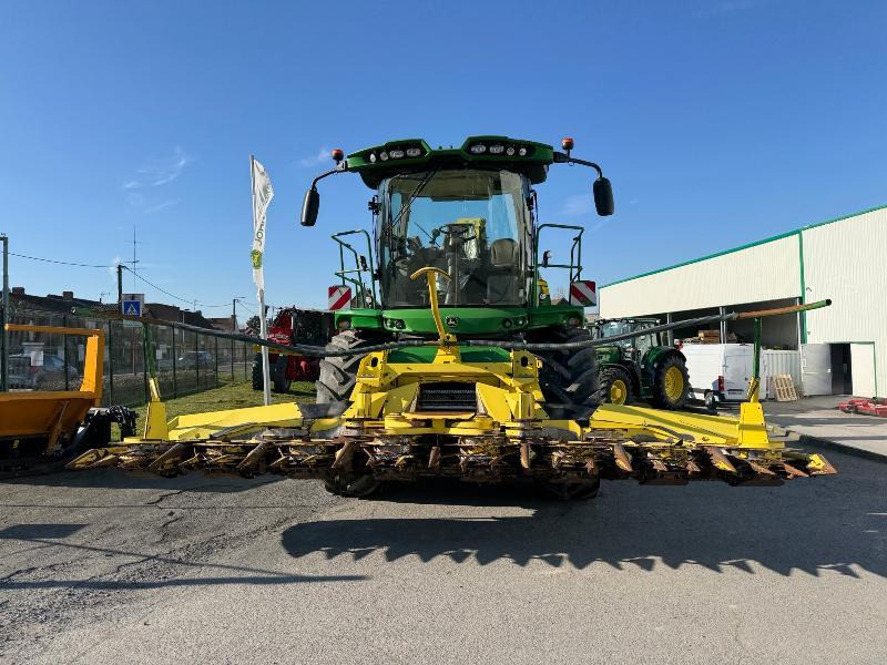 JOHN DEERE 8500 - حصادة الأعلاف: صورة 2 JOHN DEERE 8500 - حصادة الأعلاف: صورة 2
