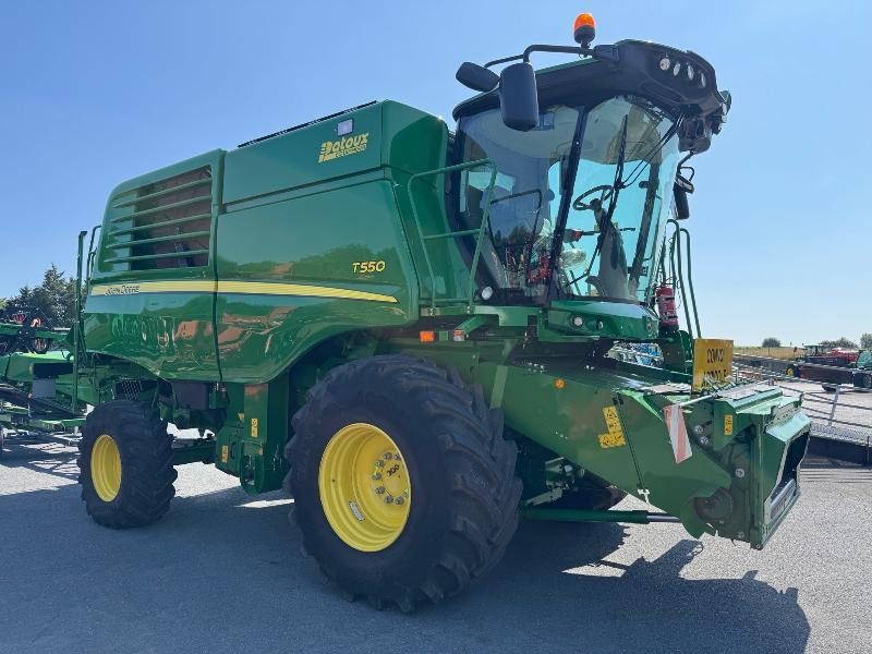JOHN DEERE T550 - حصادة موحَّدة: صورة 3 JOHN DEERE T550 - حصادة موحَّدة: صورة 3