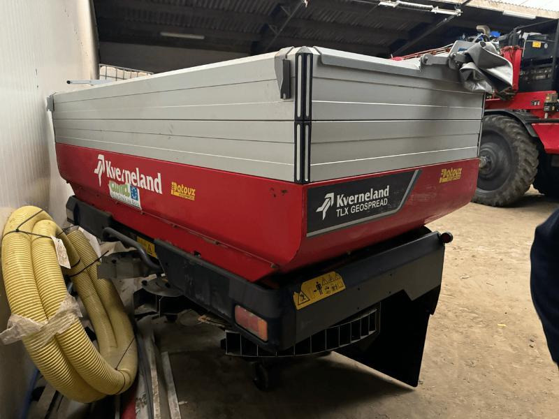 KVERNELAND TLX 3225 GEOSPRE - آلة رش السماد: صورة 4 KVERNELAND TLX 3225 GEOSPRE - آلة رش السماد: صورة 4
