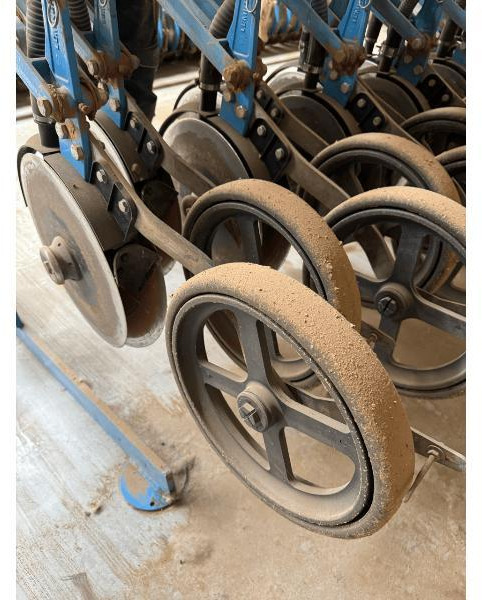 LEMKEN SOLITAIR 9 - آلة البذار متعددة الوظائف: صورة 4 LEMKEN SOLITAIR 9 - آلة البذار متعددة الوظائف: صورة 4