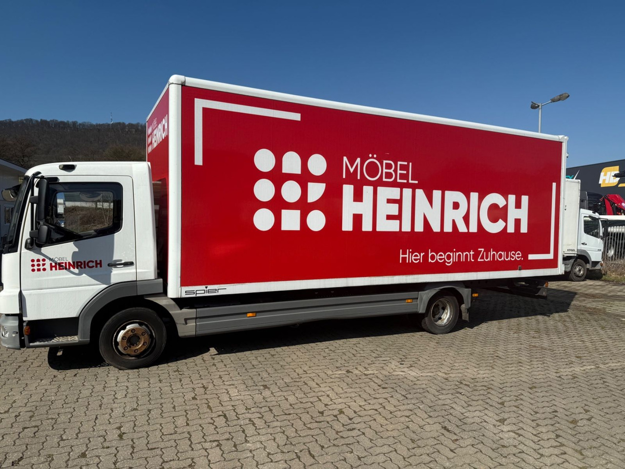 Mercedes-Benz 815 - شاحنة مقفلة: صورة 2 Mercedes-Benz 815 - شاحنة مقفلة: صورة 2