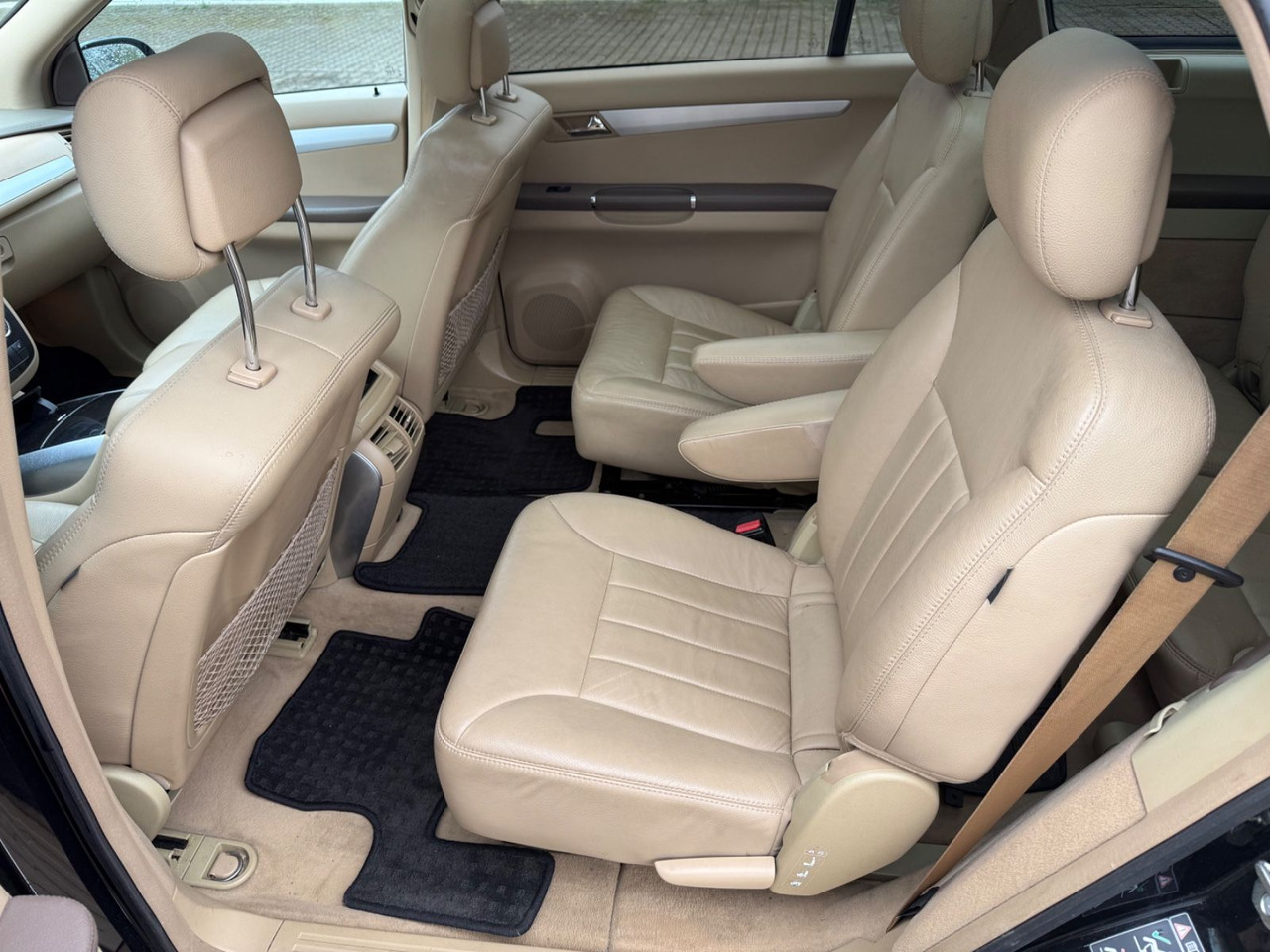 سيارة دفع رباعي Mercedes-Benz R: صورة 10