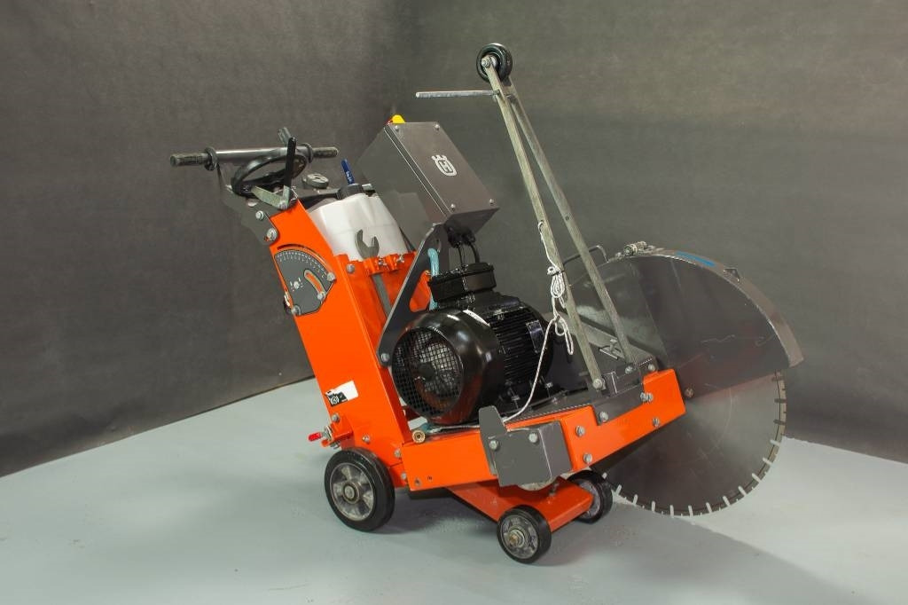 Husqvarna FS600E - الأدوات والمعدات: صورة 1 Husqvarna FS600E - الأدوات والمعدات: صورة 1