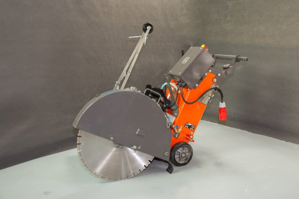 Husqvarna FS600E - الأدوات والمعدات: صورة 2 Husqvarna FS600E - الأدوات والمعدات: صورة 2