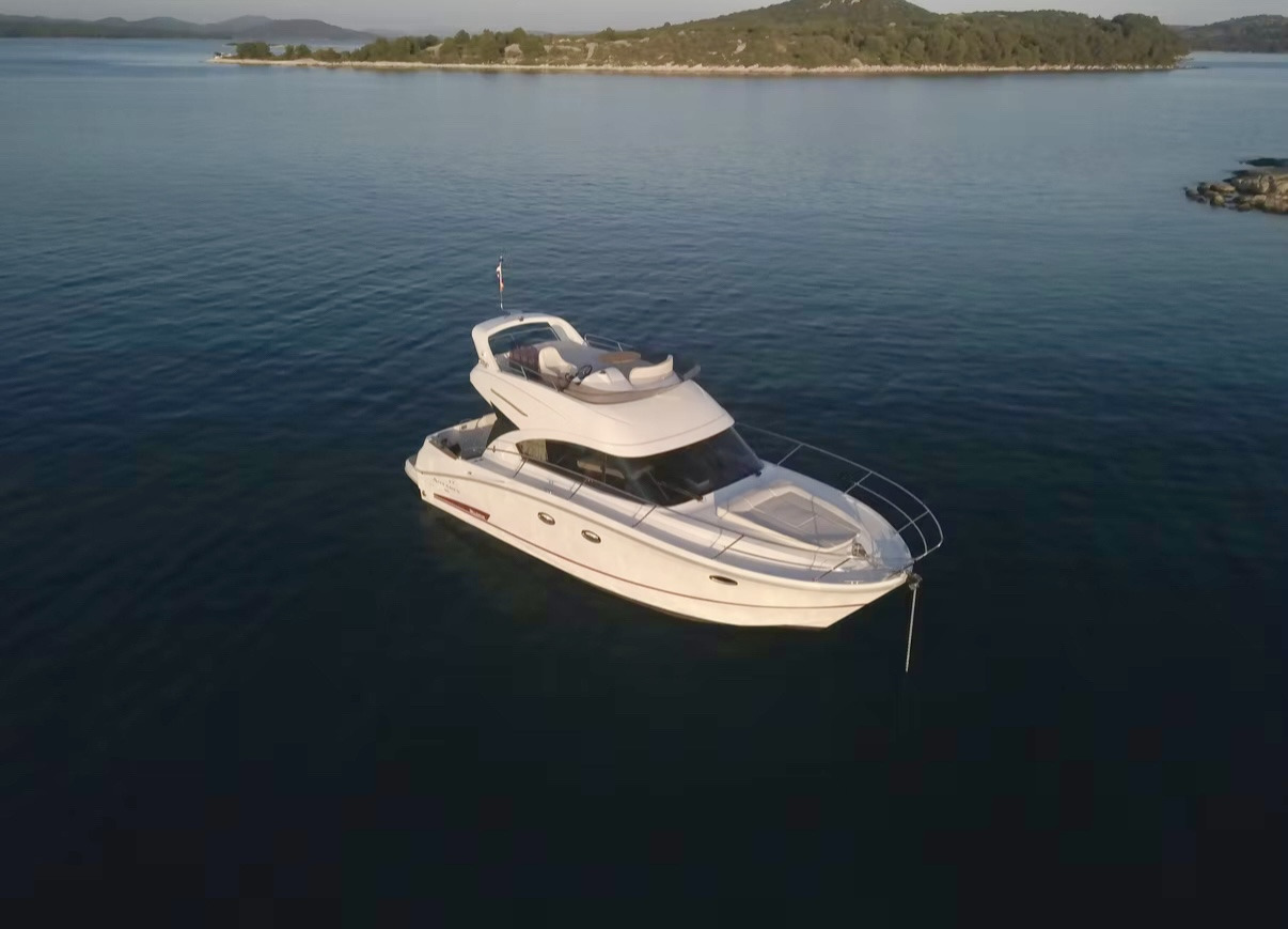 Beneteau Antares 36 Fly, Air Conditioning, TOP !!! - آليات: صورة 2 Beneteau Antares 36 Fly, Air Conditioning, TOP !!! - آليات: صورة 2
