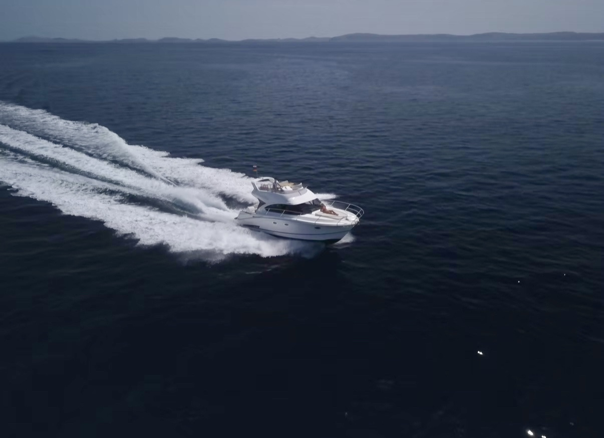 Beneteau Antares 36 Fly, Air Conditioning, TOP !!! - آليات: صورة 3 Beneteau Antares 36 Fly, Air Conditioning, TOP !!! - آليات: صورة 3