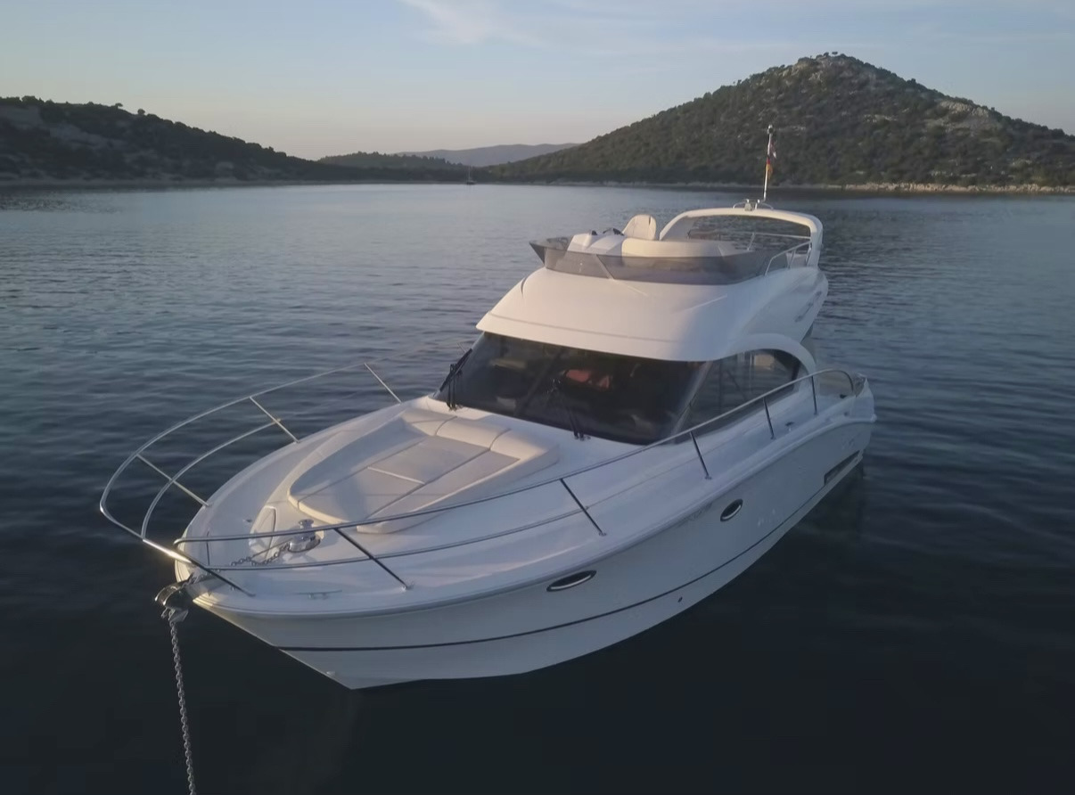 Beneteau Antares 36 Fly, Air Conditioning, TOP !!! - آليات: صورة 1 Beneteau Antares 36 Fly, Air Conditioning, TOP !!! - آليات: صورة 1
