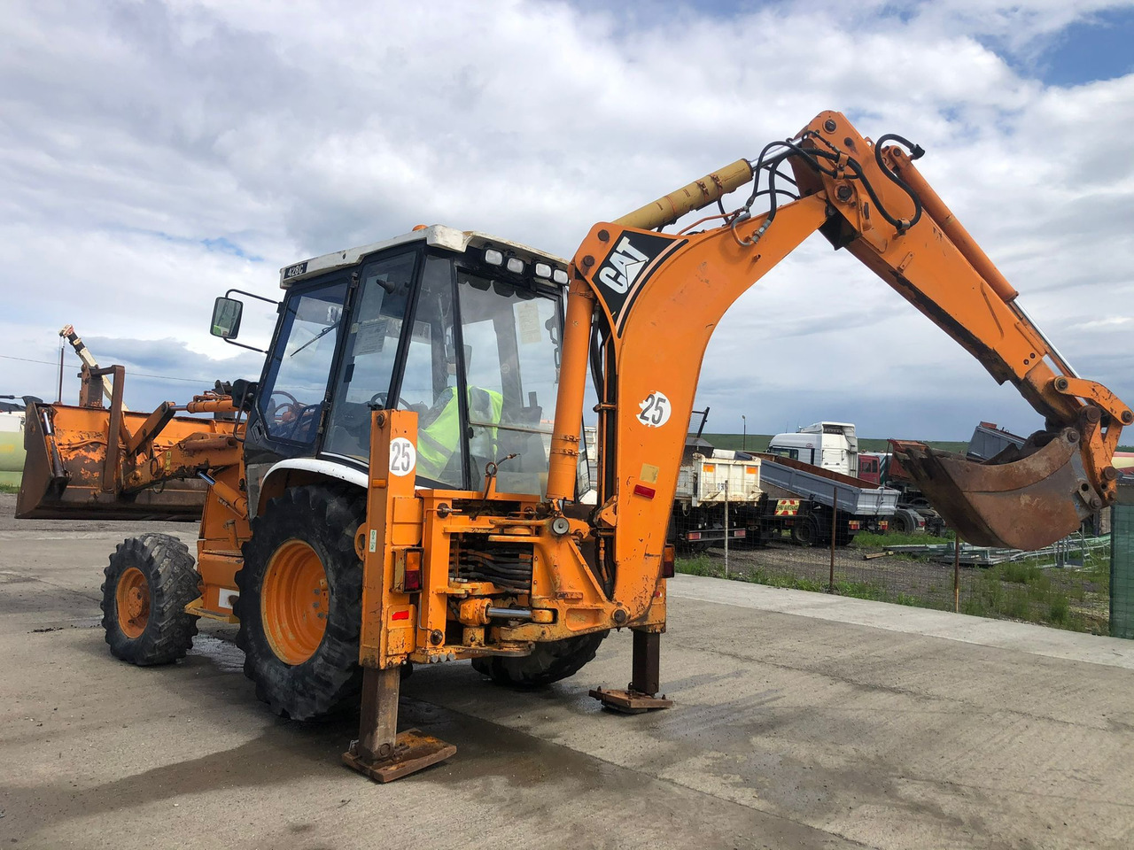 CATERPILLAR 428 C TERRACING EQUIPMENT BULLDOEXCAVATOR - جرافة حفار: صورة 2 CATERPILLAR 428 C TERRACING EQUIPMENT BULLDOEXCAVATOR - جرافة حفار: صورة 2