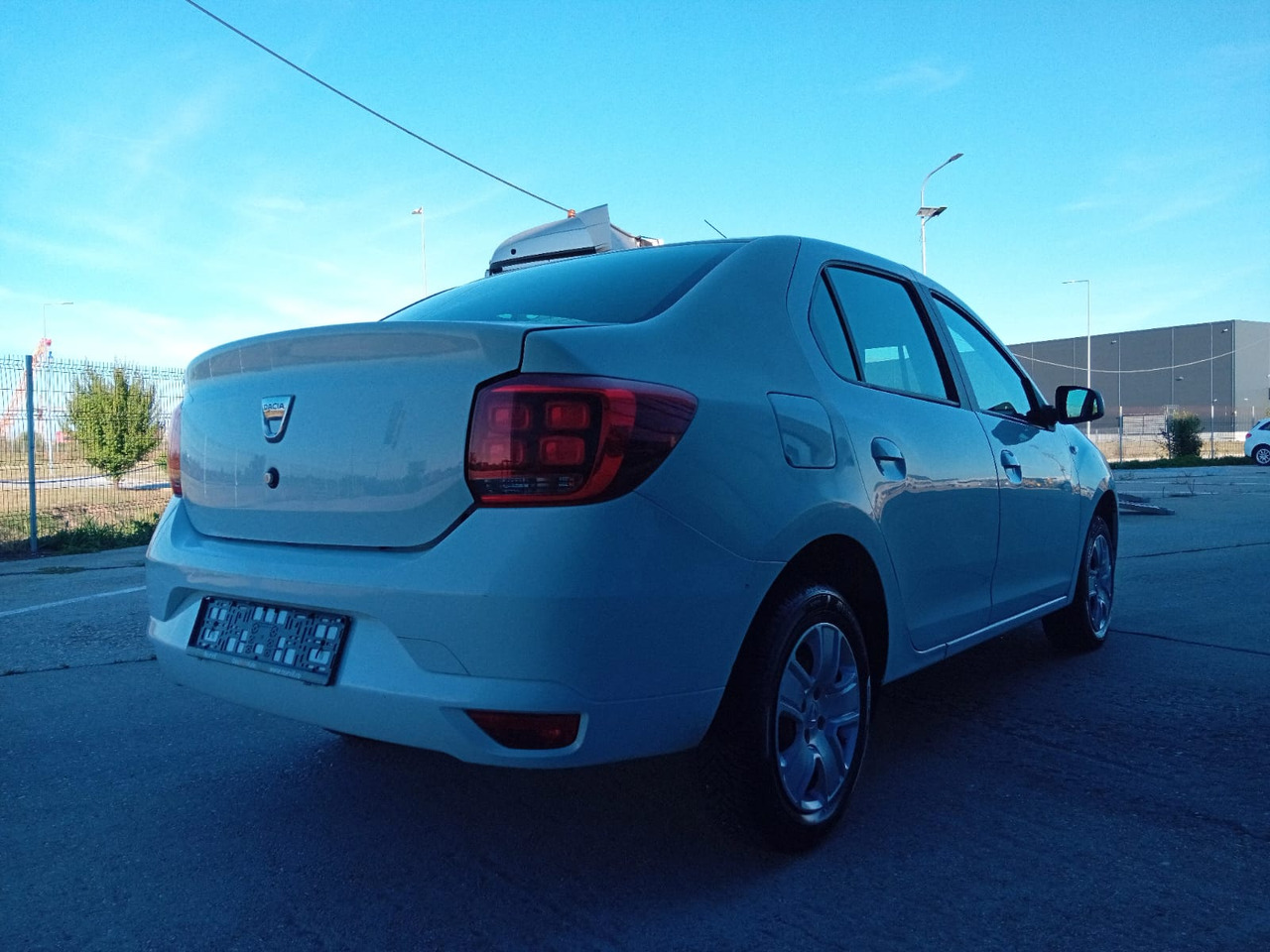 Dacia Logan 1.5 dCi, TOP ! - سيدان: صورة 3 Dacia Logan 1.5 dCi, TOP ! - سيدان: صورة 3