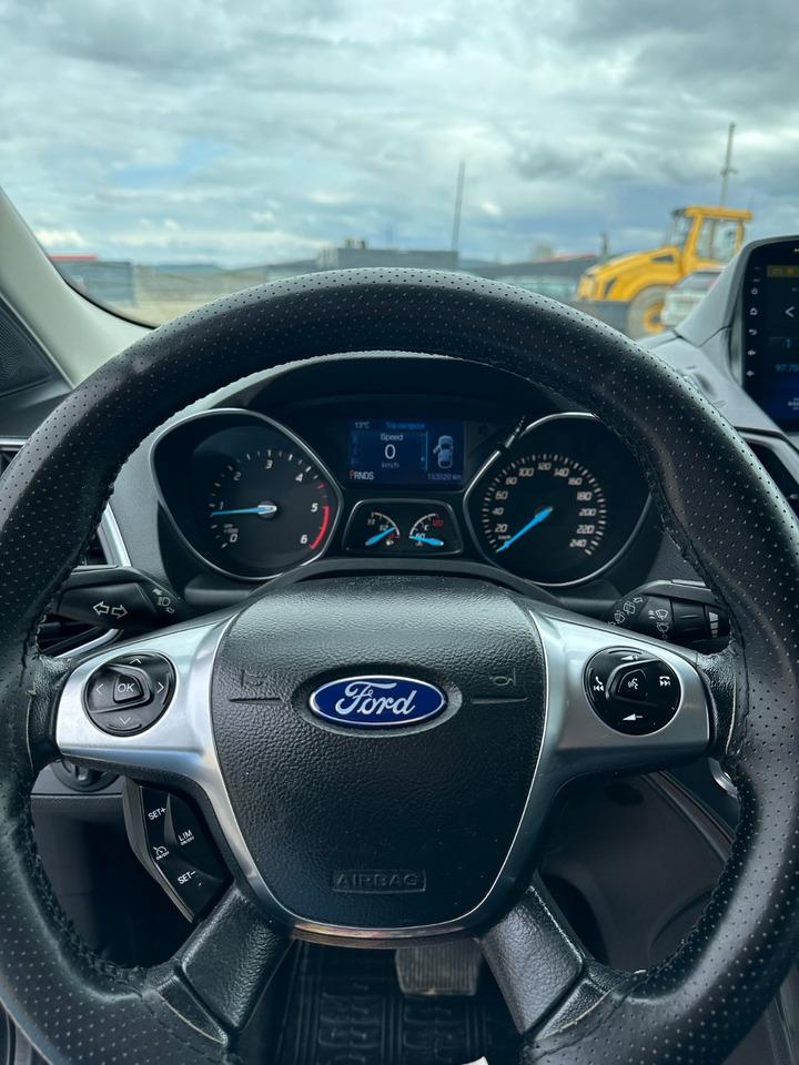 FORD KUGA TITANIUM - سيارة دفع رباعي: صورة 4 FORD KUGA TITANIUM - سيارة دفع رباعي: صورة 4