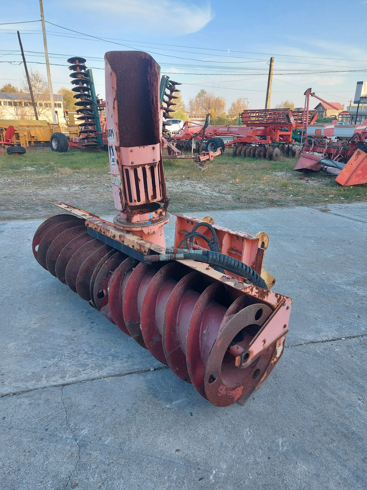 Freza zapada/Snow blower Assaloni pentru Buldoexcavator/Bobcat/Incatcator frontal - منفاخ الثلج - آلات البناء: صورة 4 Freza zapada/Snow blower Assaloni pentru Buldoexcavator/Bobcat/Incatcator frontal - منفاخ الثلج - آلات البناء: صورة 4