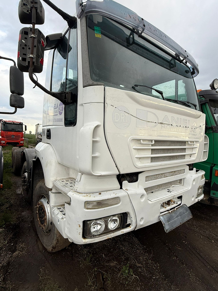 IVECO TRAKKER CHASSIS - شاحنة هيكل كابينة: صورة 2 IVECO TRAKKER CHASSIS - شاحنة هيكل كابينة: صورة 2