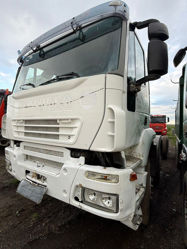 IVECO TRAKKER CHASSIS - شاحنة هيكل كابينة: صورة 1 IVECO TRAKKER CHASSIS - شاحنة هيكل كابينة: صورة 1