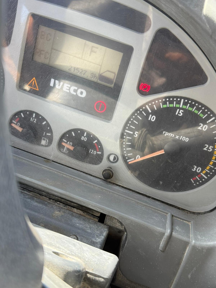 IVECO TRAKKER TIPPER - شاحنة قلاب: صورة 5 IVECO TRAKKER TIPPER - شاحنة قلاب: صورة 5