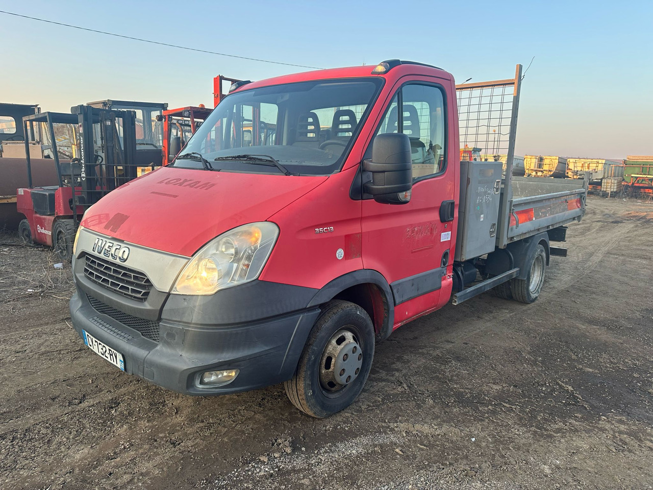 Iveco Daily Van - قلاب صغير: صورة 1 Iveco Daily Van - قلاب صغير: صورة 1