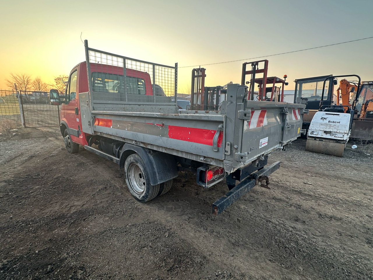 Iveco Daily Van - قلاب صغير: صورة 3 Iveco Daily Van - قلاب صغير: صورة 3