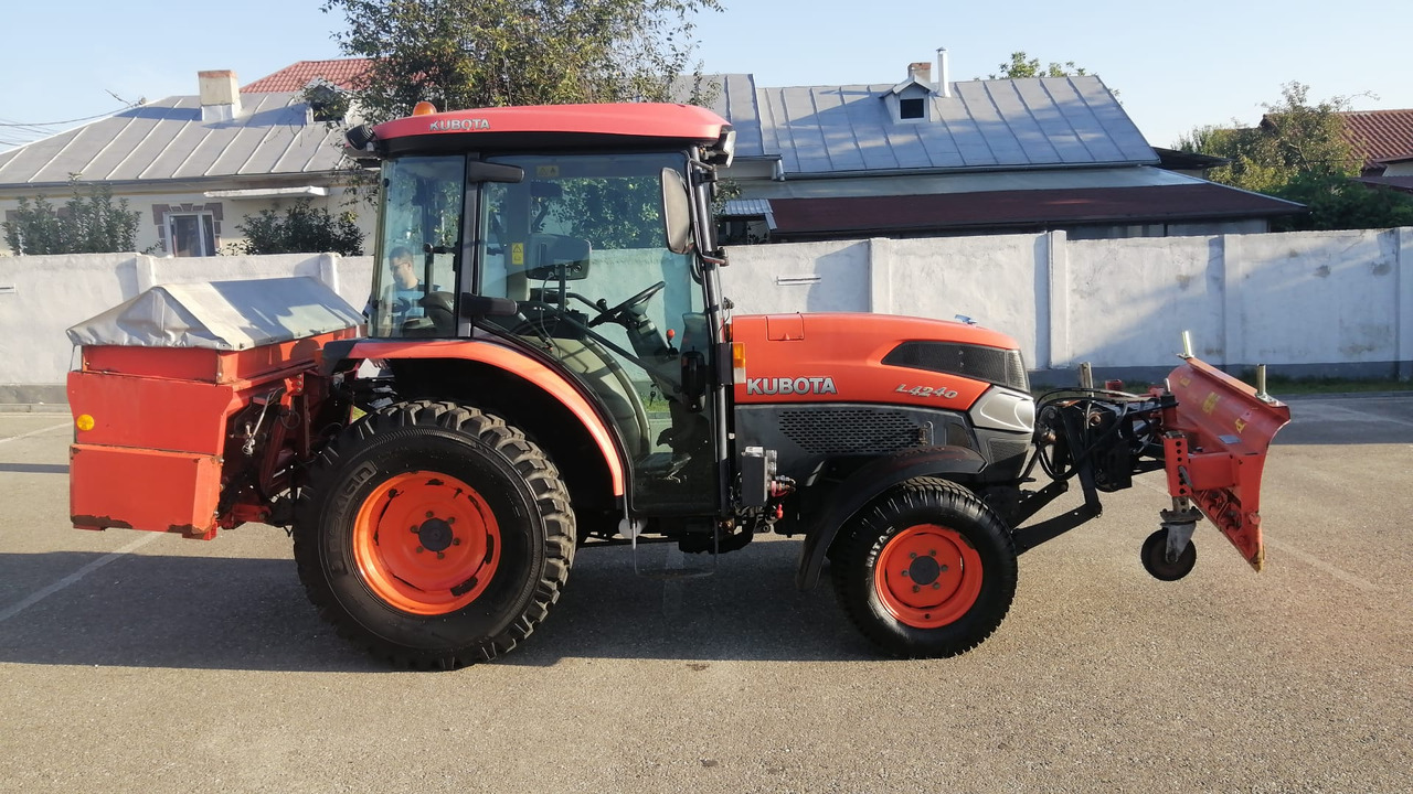 KUBOTA L4240 Narrow spaces tractor/vineyard/fruit tree/communal, TOP ! - جرار: صورة 2 KUBOTA L4240 Narrow spaces tractor/vineyard/fruit tree/communal, TOP ! - جرار: صورة 2