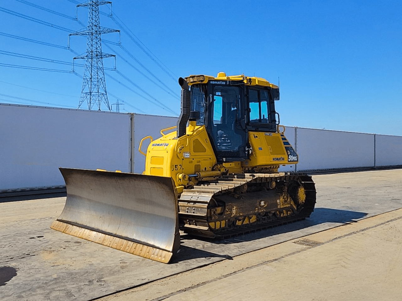Komatsu D51PXI-24 Buldozer, TOP !!! - جرافة: صورة 1 Komatsu D51PXI-24 Buldozer, TOP !!! - جرافة: صورة 1